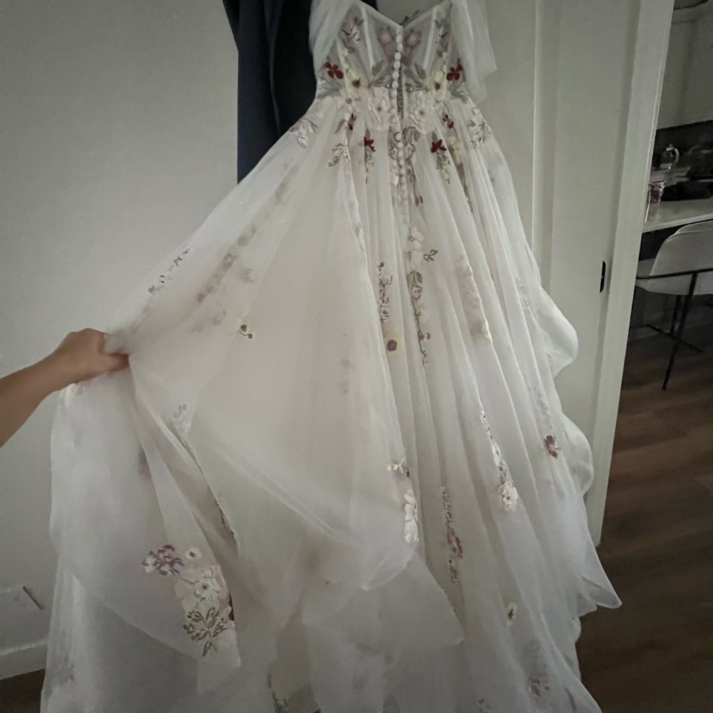 PRIVATE LABEL WEDDING DRESS - Picture 7 of 9